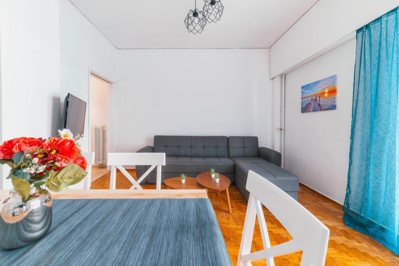 Urban Escape Next To Acropolis And Center Athen